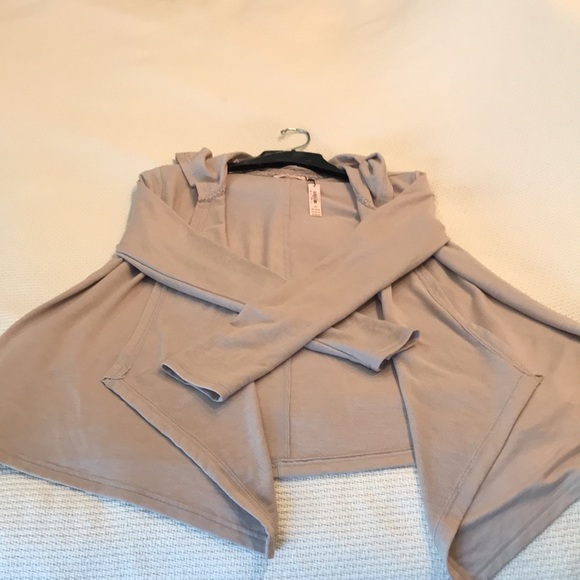 🎁VICTORIA’S SECRET Cardigan - Picture 11 of 13